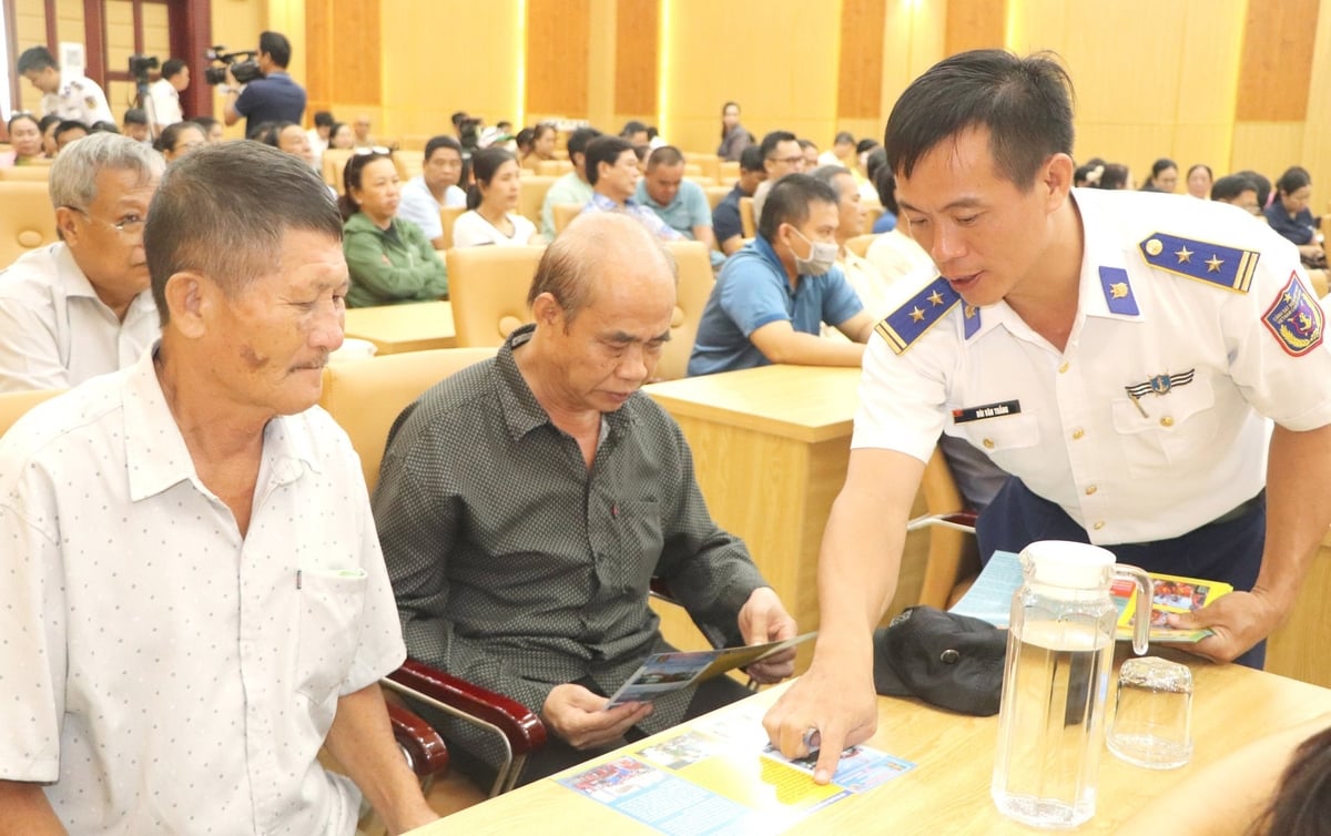 Đưa phiên tòa giả định về khai thác IUU đến gần ngư dân TP.HCM 