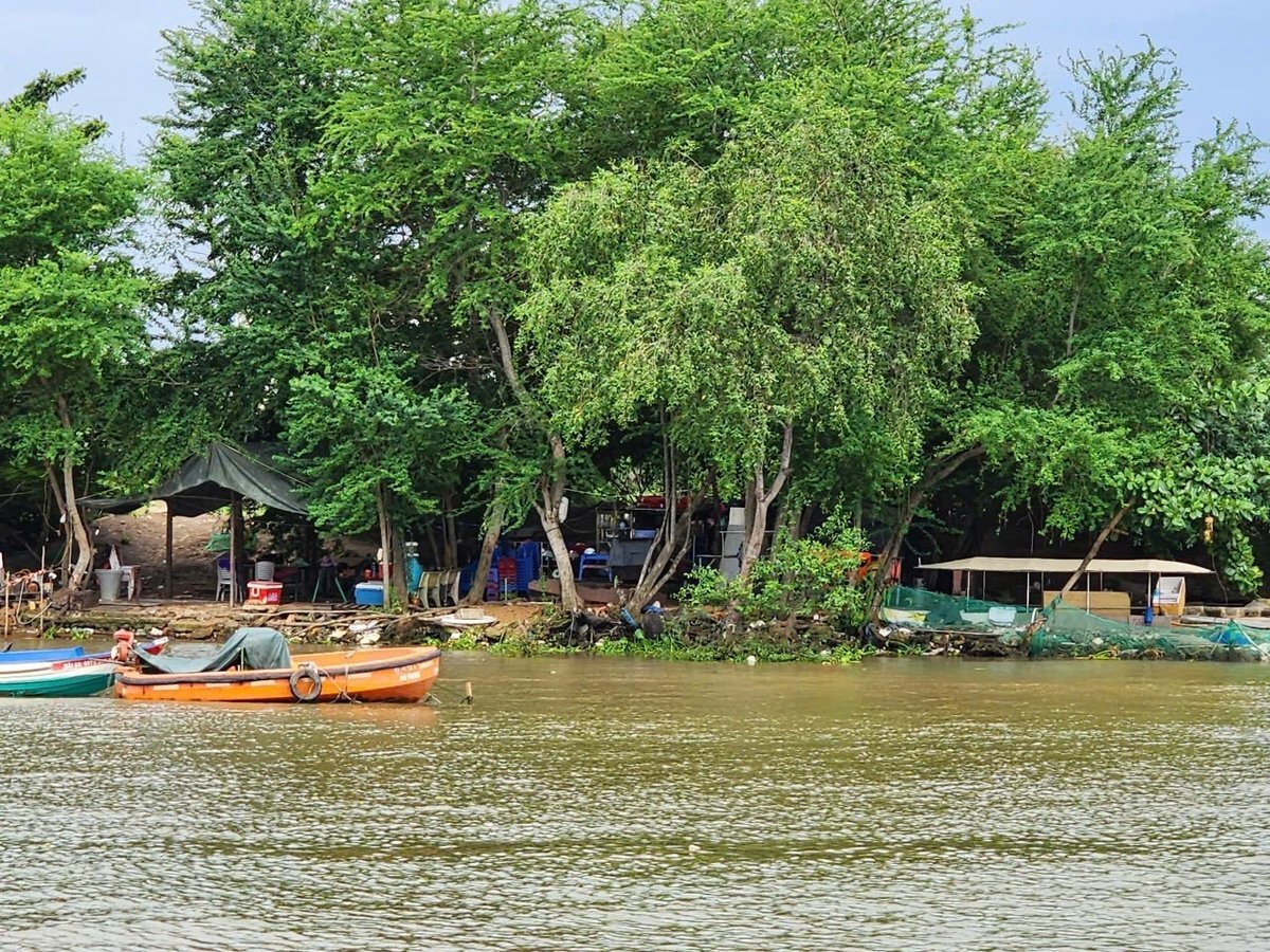 TP.HCM ứng phó nguy cơ sạt lở bờ sông 