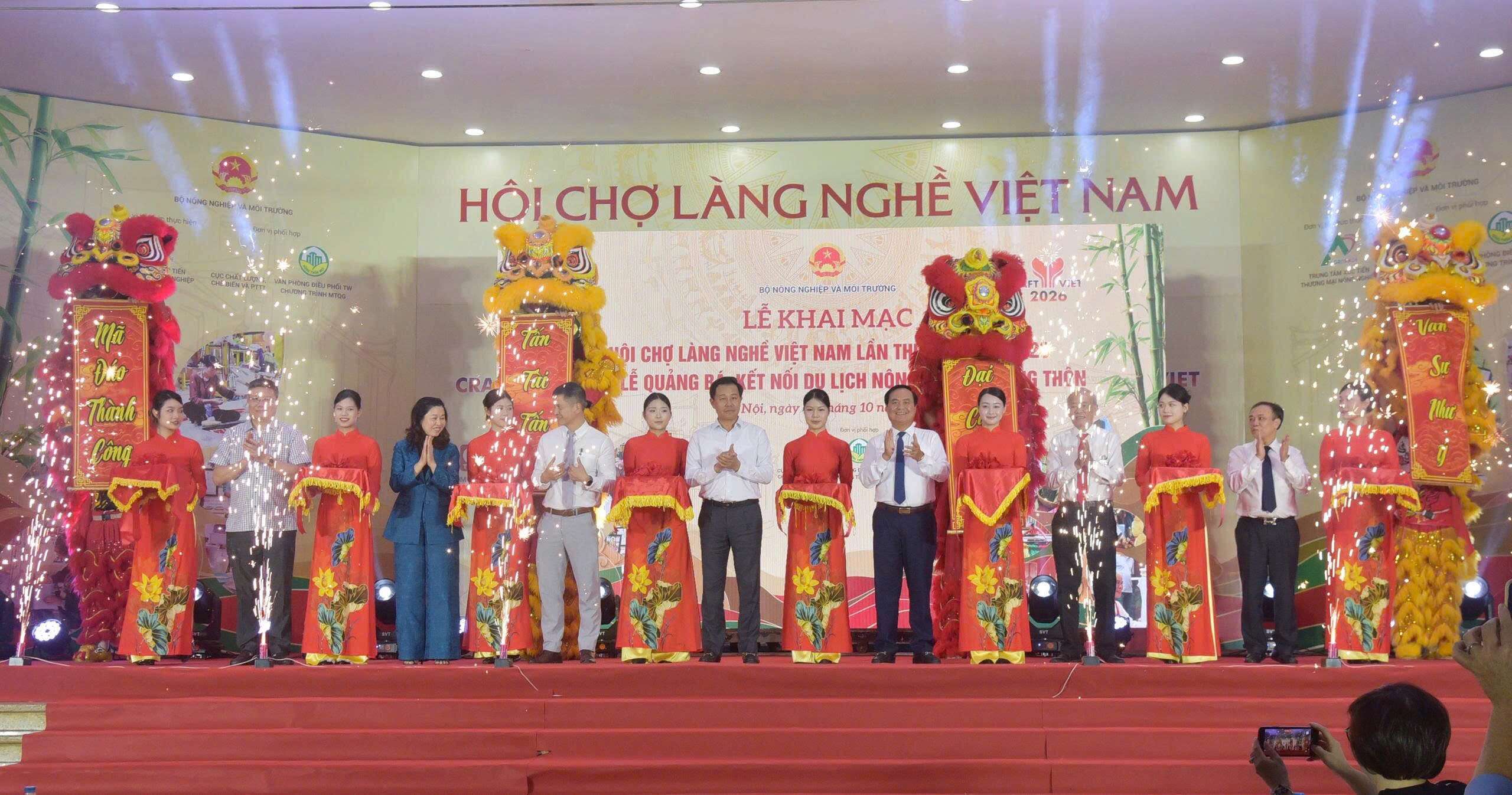 Tăng cường kết nối thị trường, phát triển sản phẩm làng nghề Việt