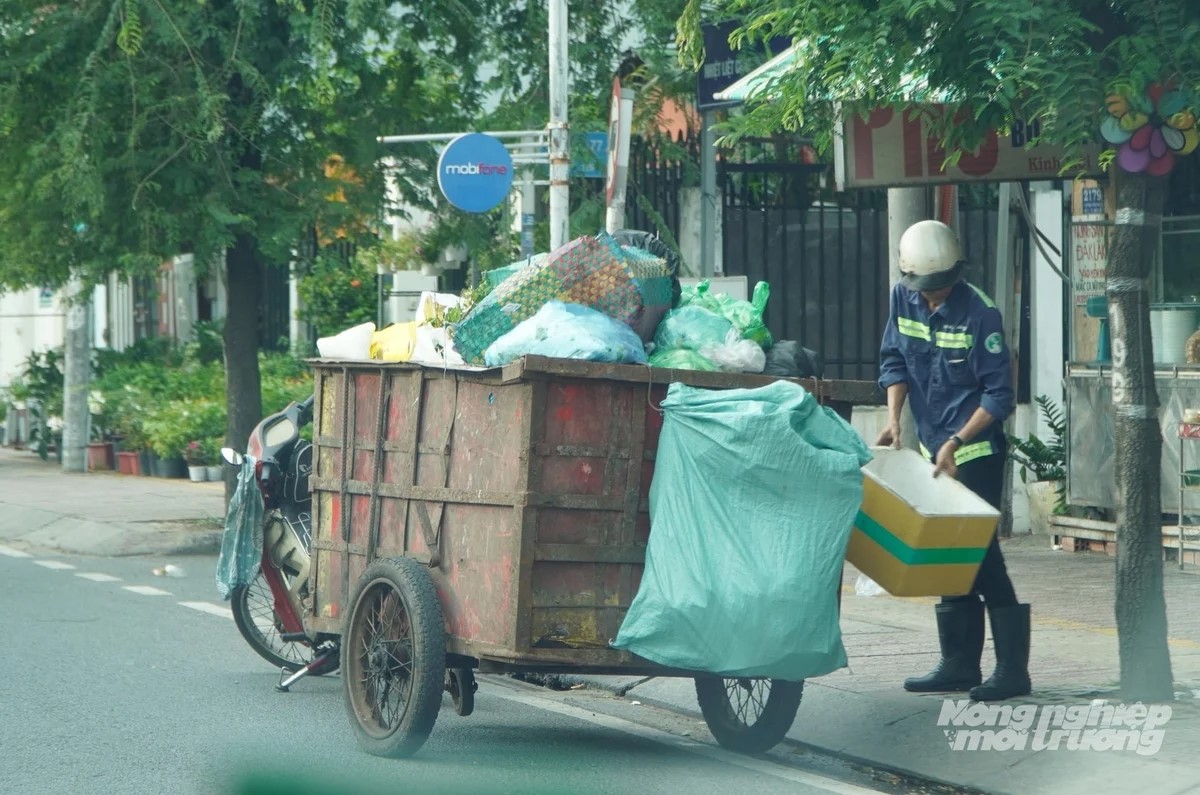 TP.HCM ban hành giá dịch vụ thu gom, vận chuyển, xử lý rác sinh hoạt