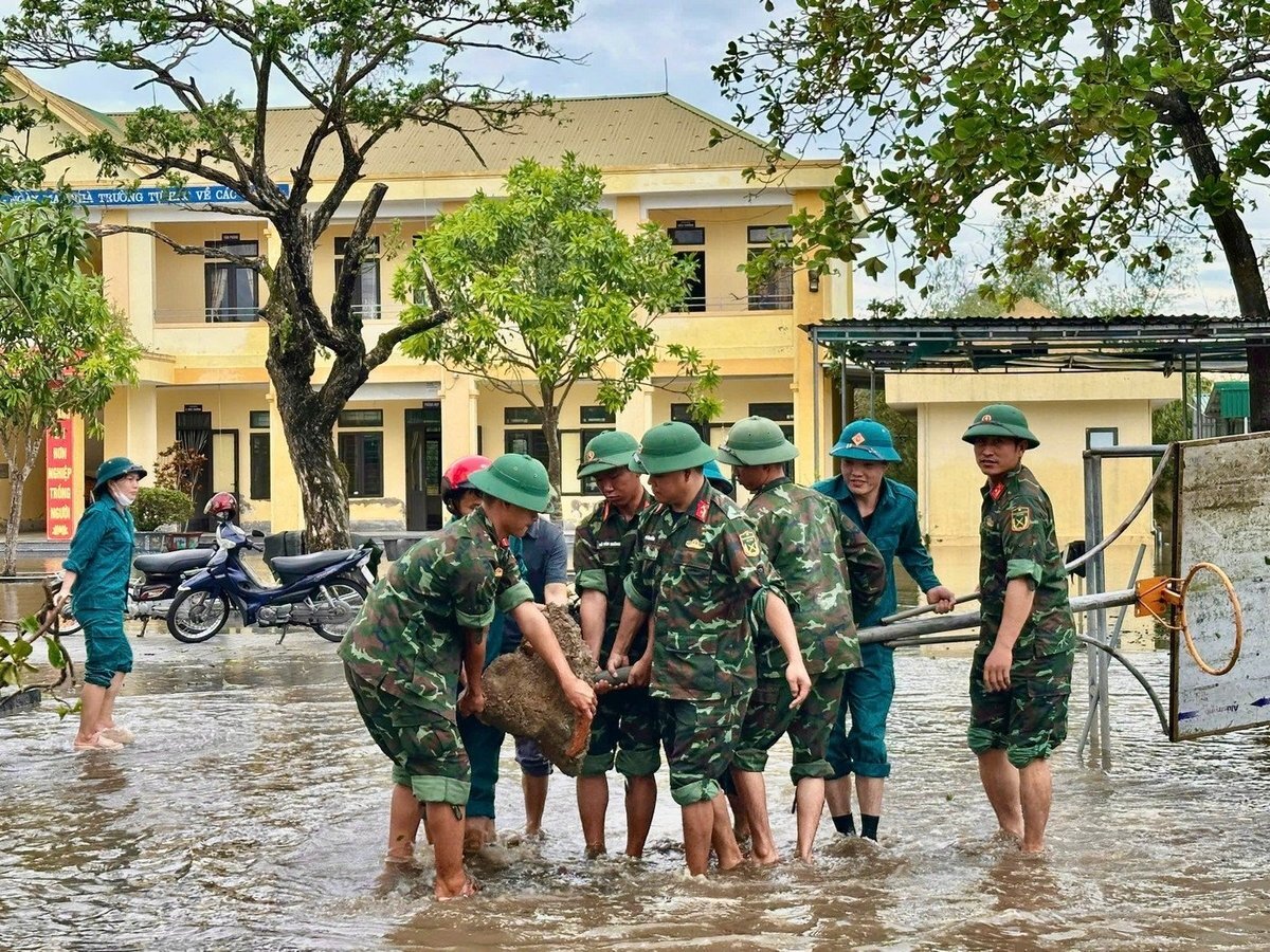 Thủ tướng yêu cầu chủ động ứng phó bão số 12 và mưa lũ