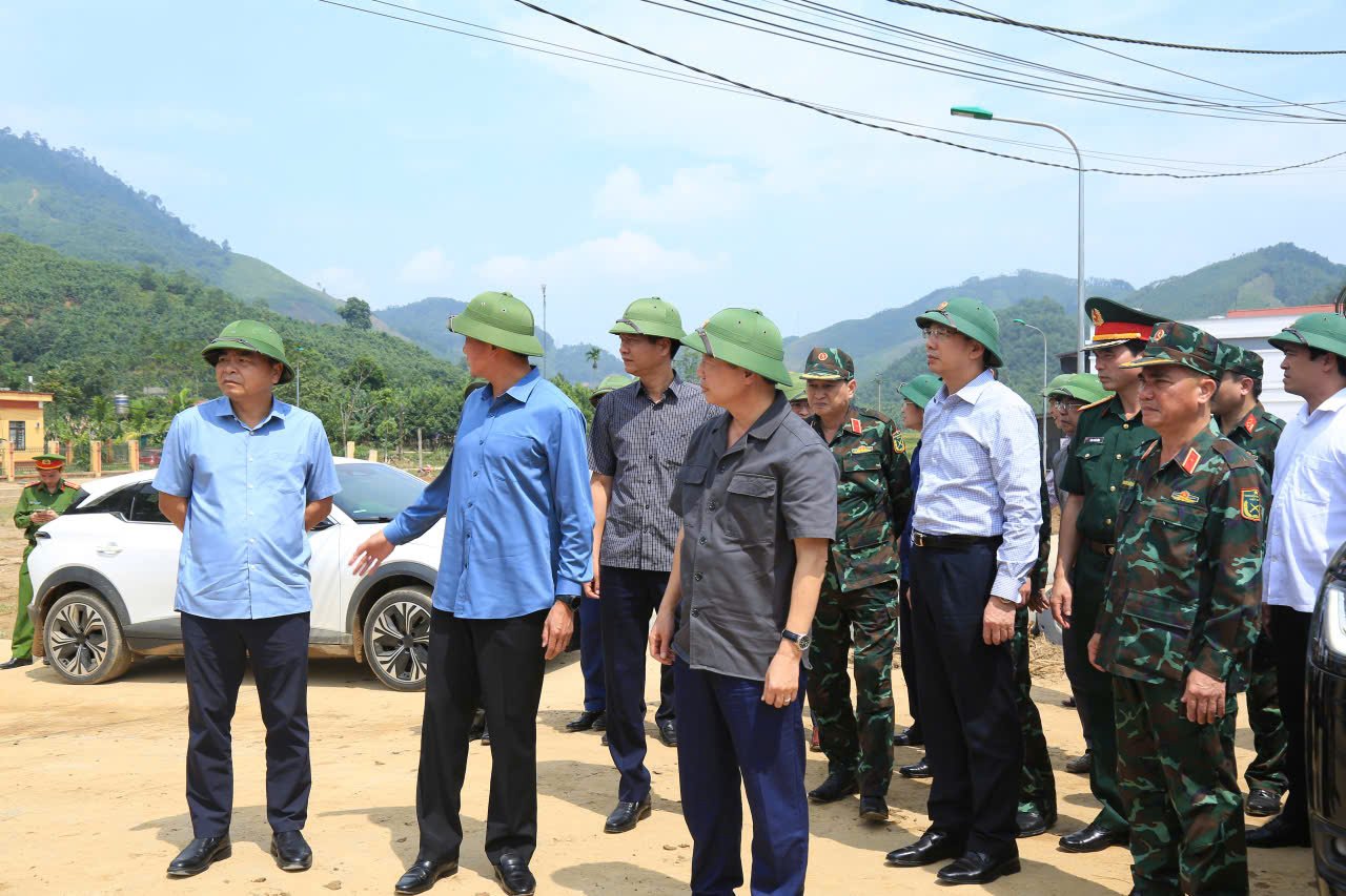 Phó Thủ tướng Trần Hồng Hà chỉ đạo khẩn trương hỗ trợ vùng lũ Lào Cai