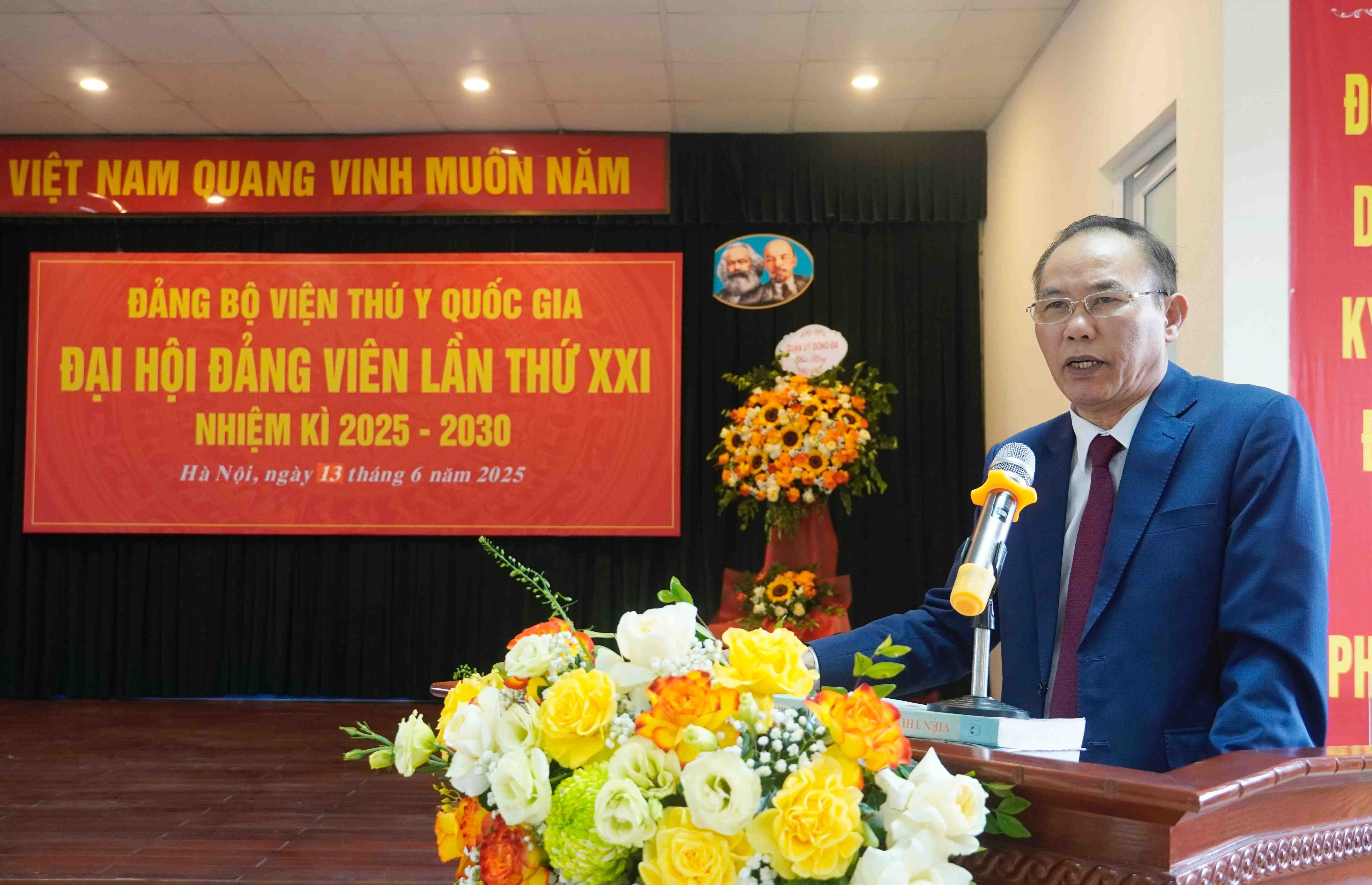 Xây dựng Đảng bộ vững mạnh, đưa Viện Thú y Quốc gia lên tầm cao mới