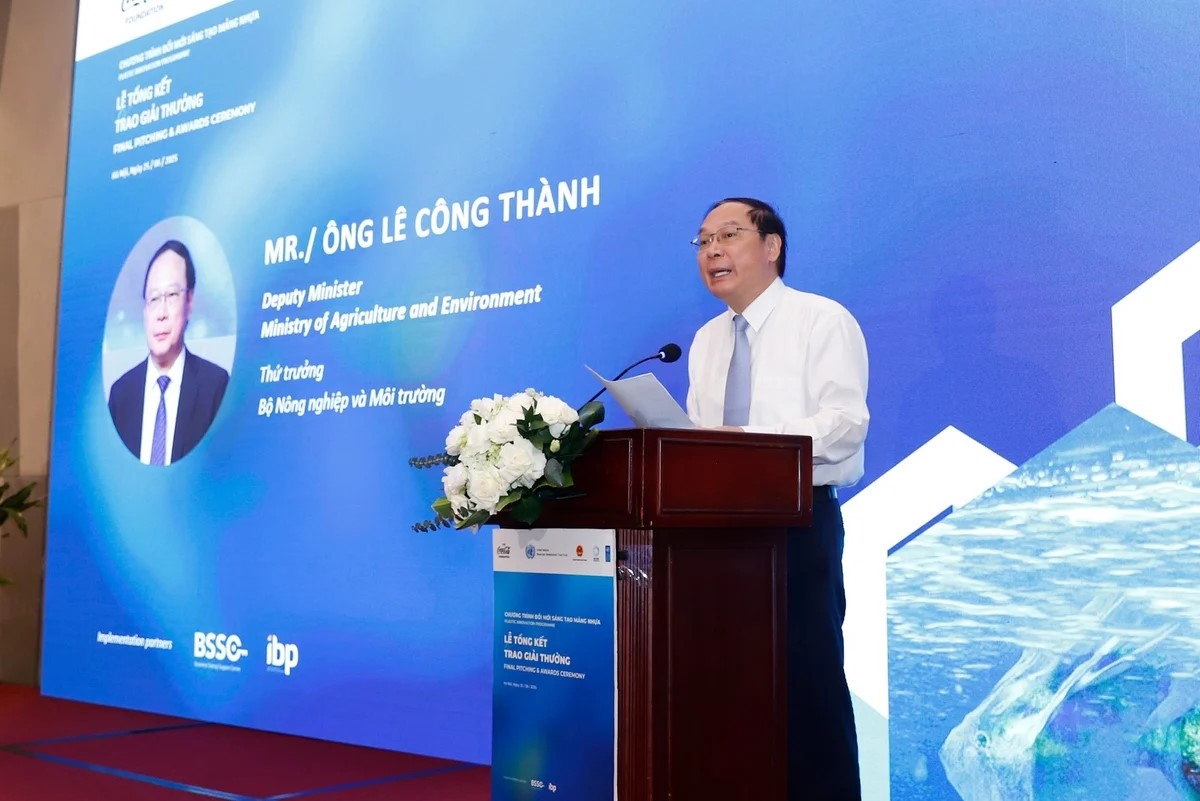 Vinh danh 12 sáng kiến chống ô nhiễm nhựa