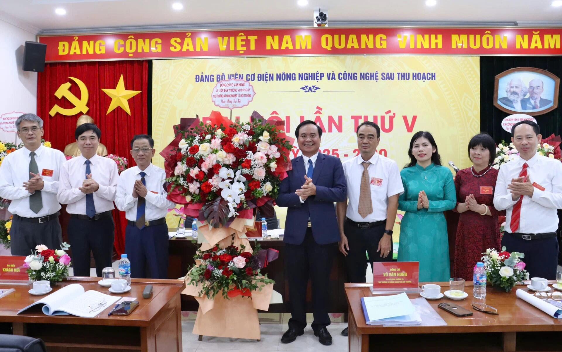 Nghiên cứu công nghệ mũi nhọn, phát triển nông nghiệp thông minh