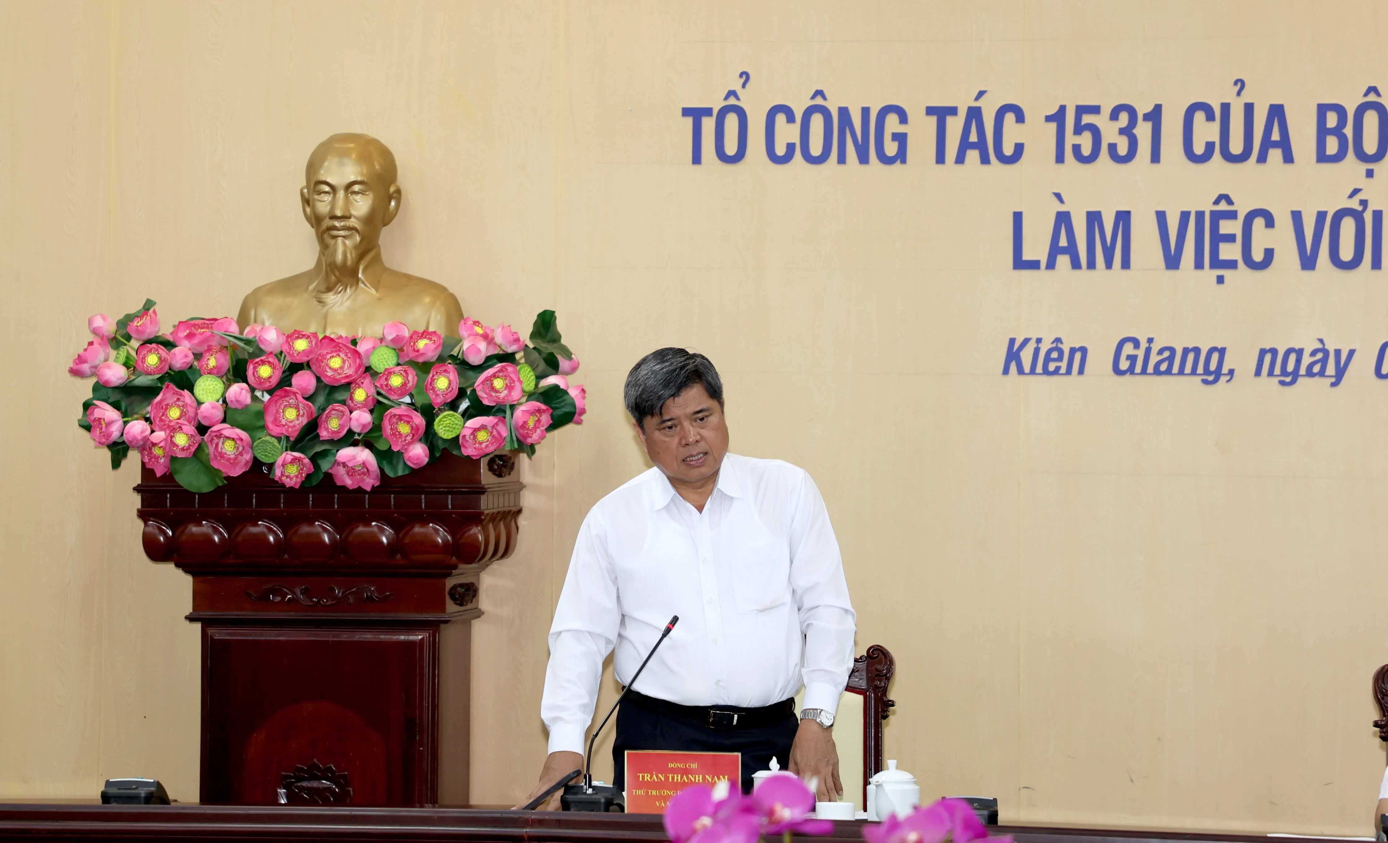 Hành động cụ thể, kiểm tra tận gốc từ nhãn mác đến chất lượng hàng hóa