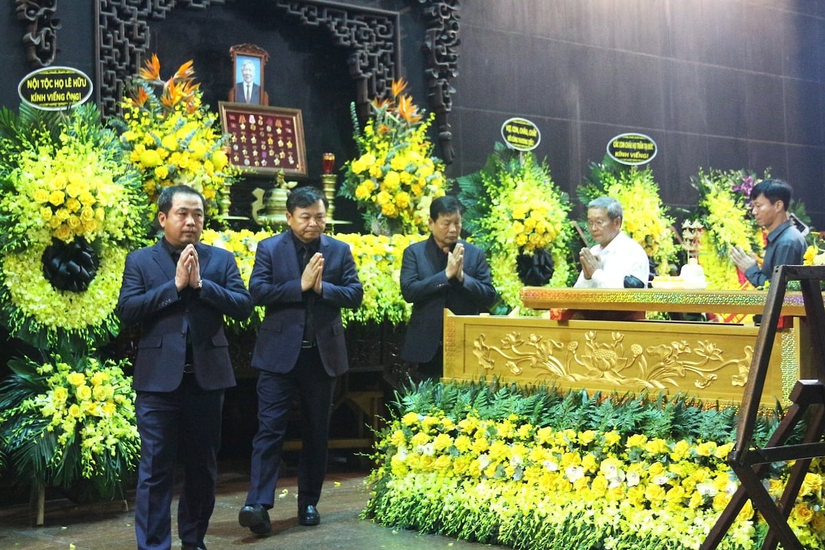 Tiễn đưa Nguyên Bộ trưởng Lê Huy Ngọ về cõi vĩnh hằng