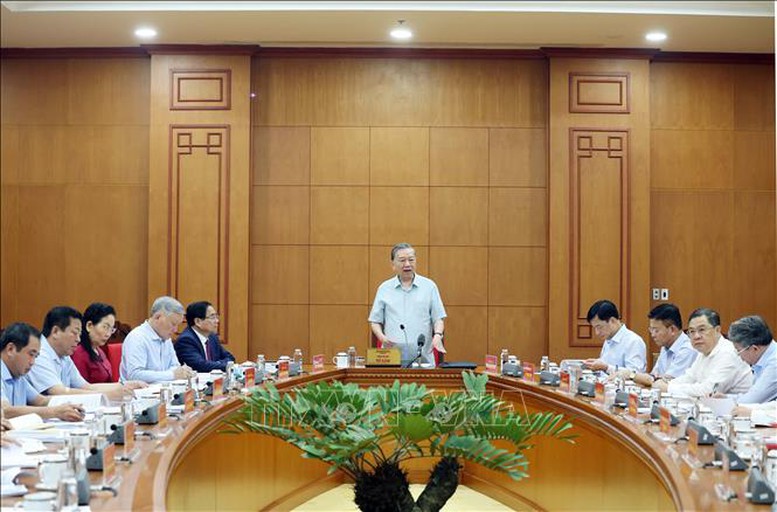 Tổng Bí thư Tô Lâm làm việc với Ban Thường vụ Đảng ủy Chính phủ về Luật Đất đai (sửa đổi) và các luật liên quan