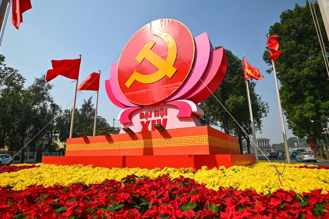 Hà Nội rực rỡ cờ hoa chào mừng Đại hội lần thứ XIV của Đảng