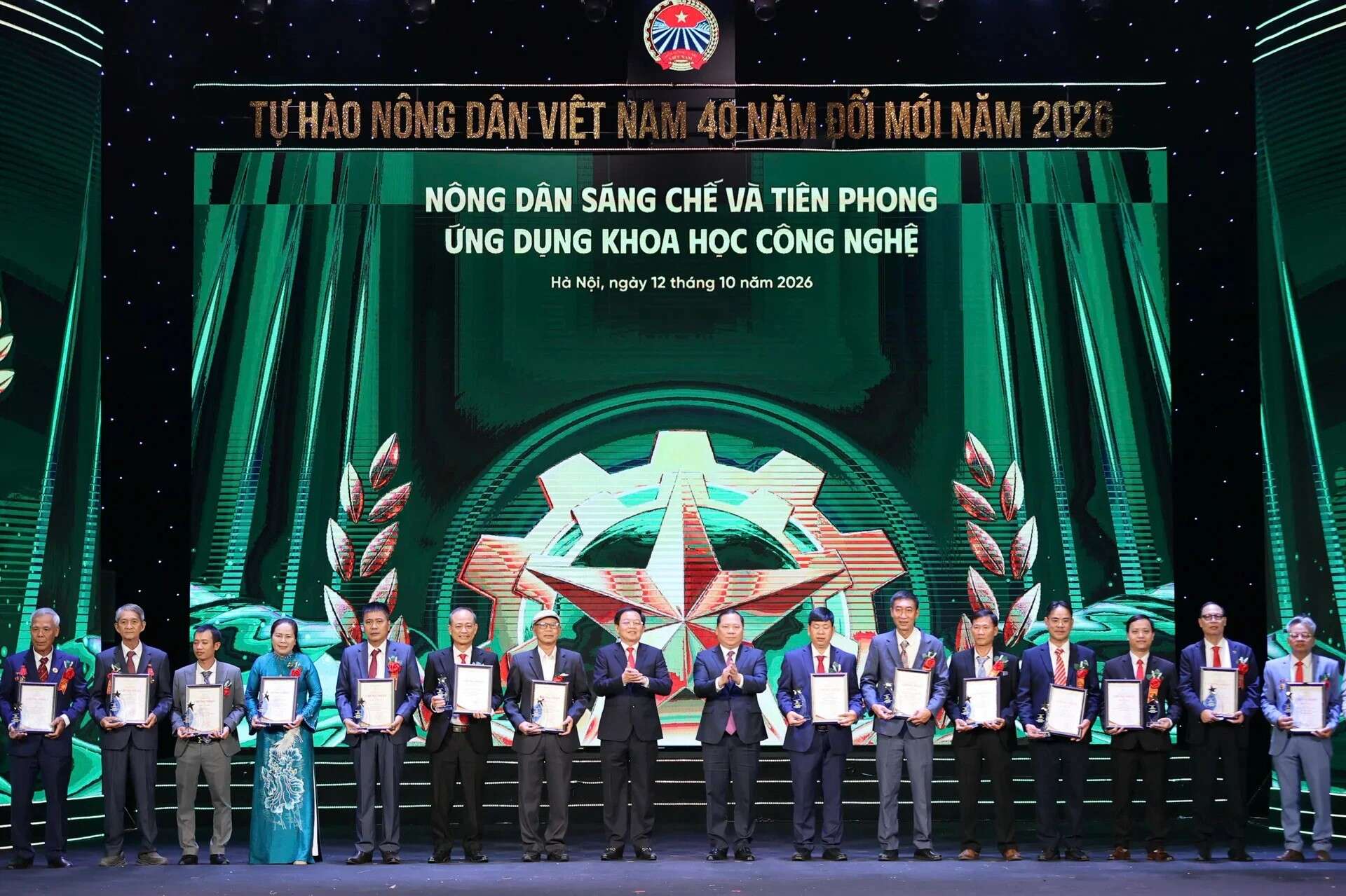 Tôn vinh và trao danh hiệu cho 96 nông dân xuất sắc
