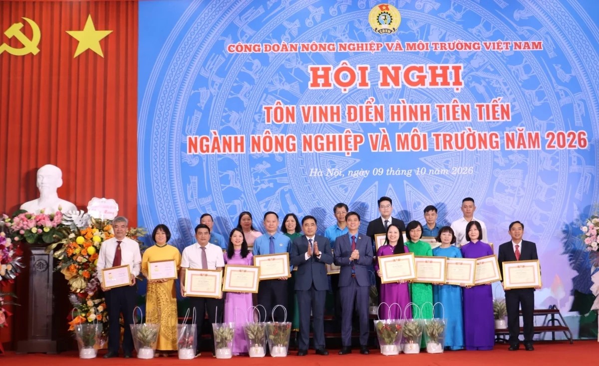 Tôn vinh một người giỏi để truyền cảm hứng cho nhiều người