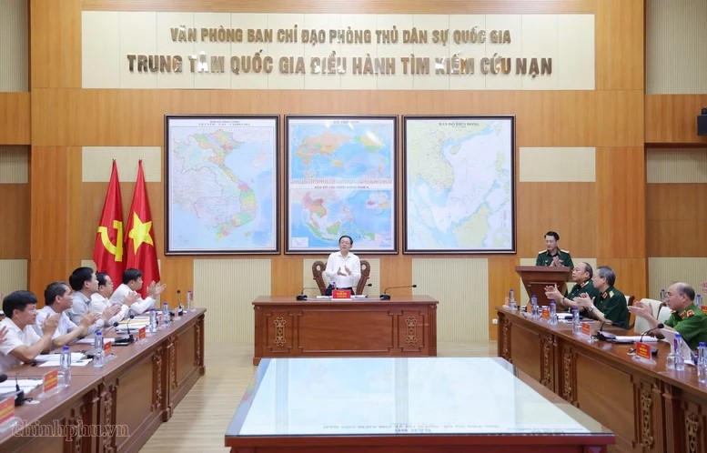 Phó Thủ tướng Hồ Quốc Dũng: Không để người dân phải lên nóc nhà kêu cứu trong mùa mưa lũ